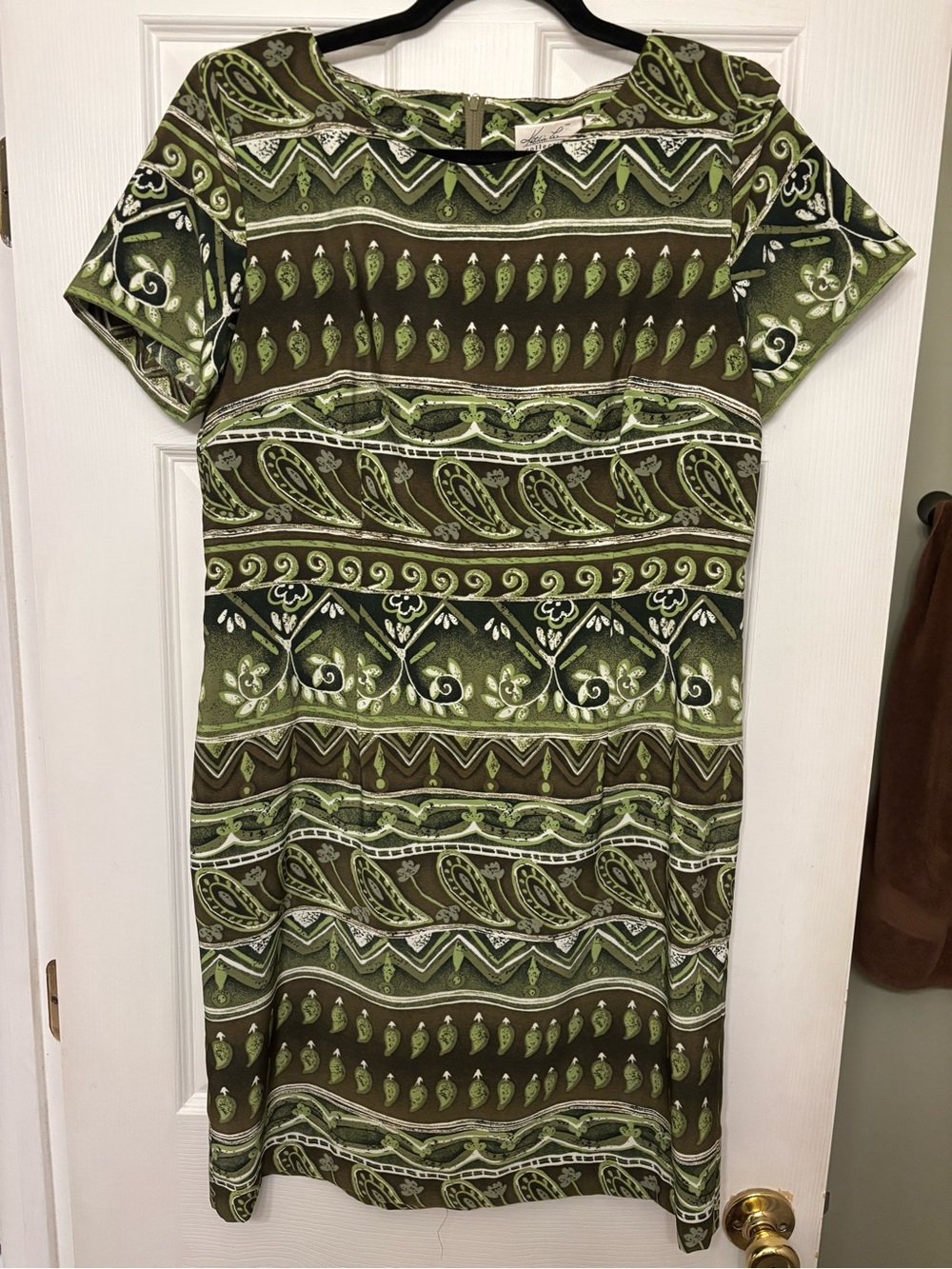 Vintage Short-Sleeve Shift Dress